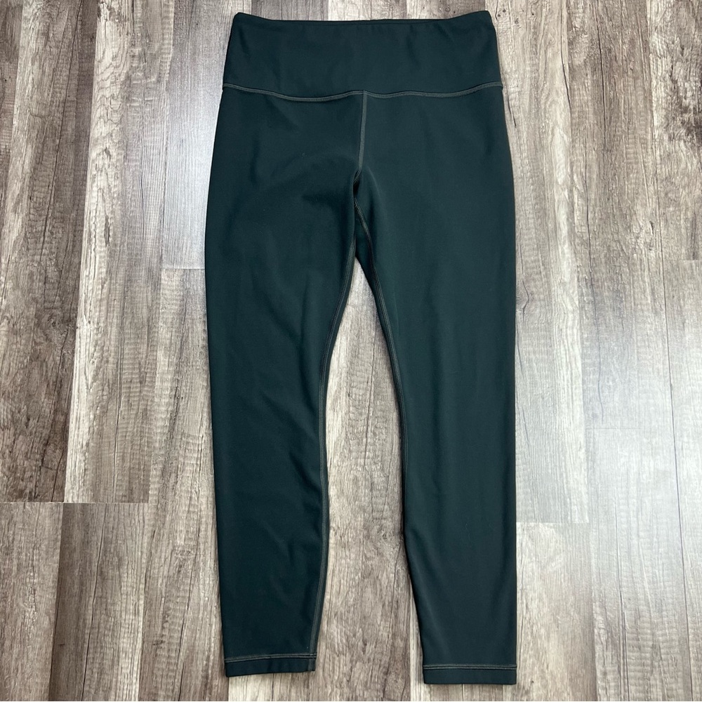 Athleta Size Medium Gray Cropped Leggings
